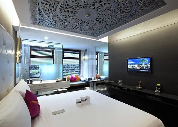 L Hotel