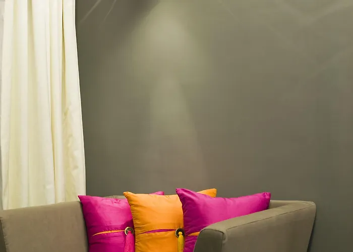 L Hotel