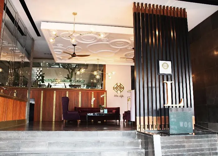 L Hotel